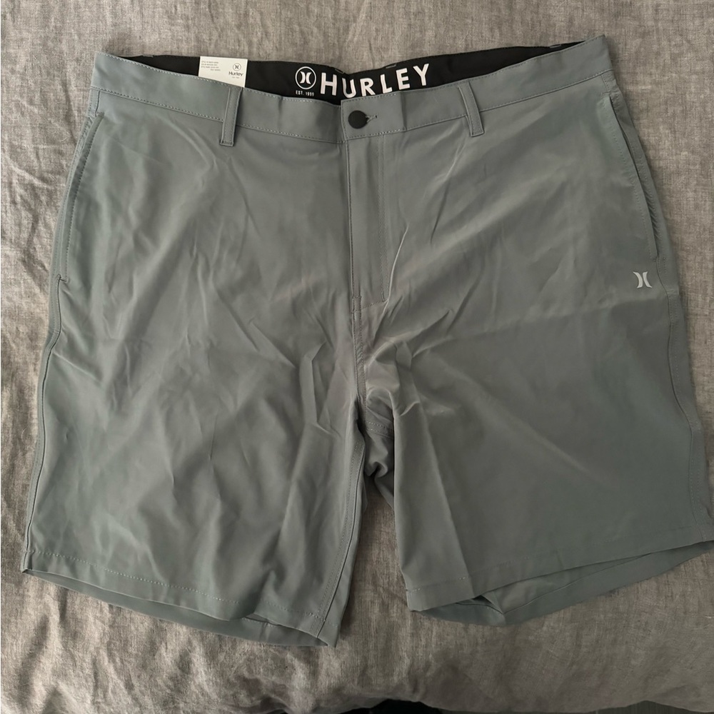 Men’s Hurley Phantom Fabric Hybrid Stretch Short 20”, Cool Grey size 44.
